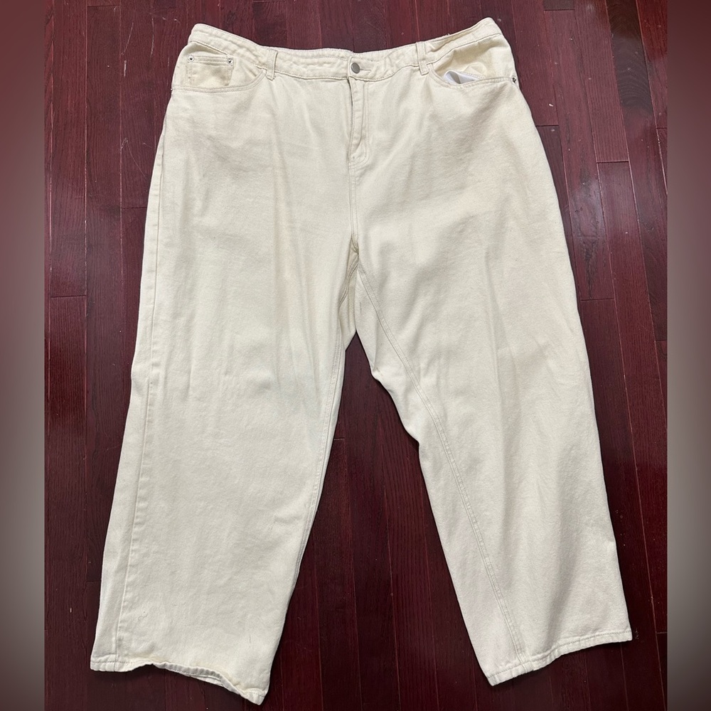 Beige wide leg/baggy jeans